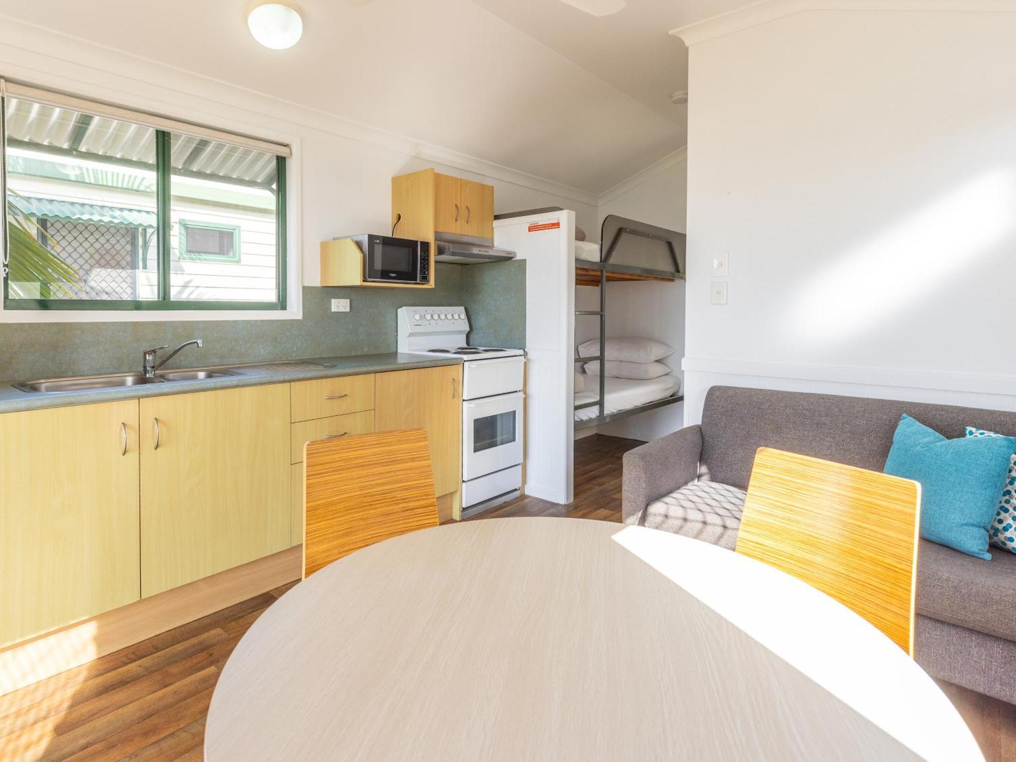 Nrma Bowen Beachfront Holiday Park Pokoj fotografie